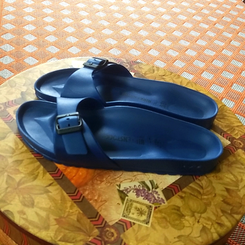 Shoes - Picture 4 of 4